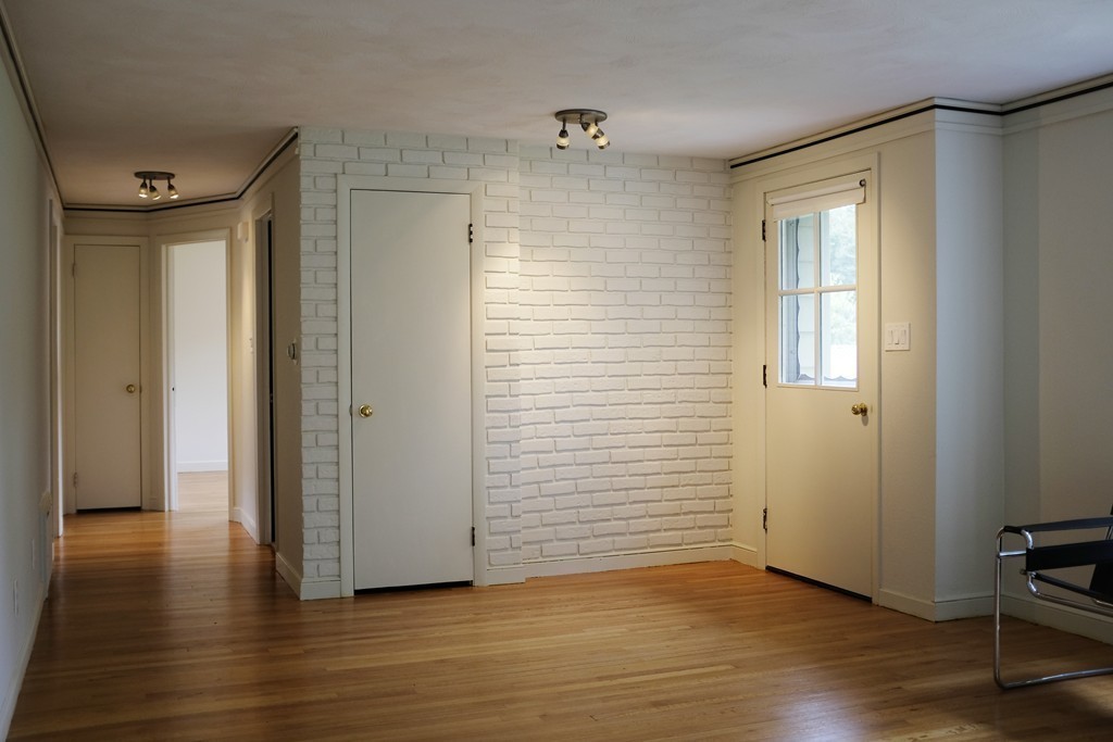 120 Bellamy Road Springfield, MA 01119 - Photo 9 of 19