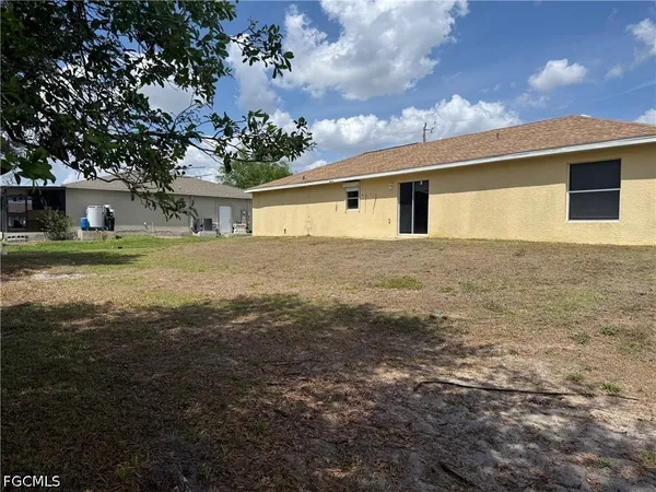 $1,650 | 450 Rathburn Street, Lehigh Acres, FL 33974