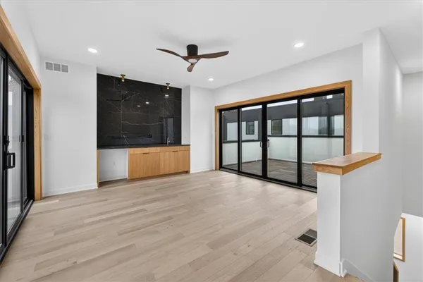 $939,000 | 533 East 19th Street, Kansas City, MO 64108