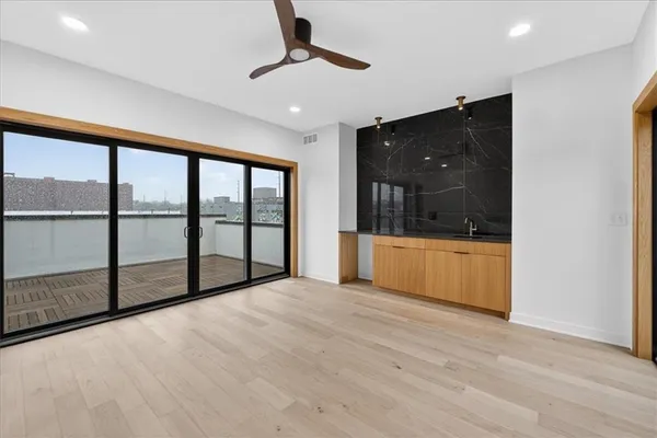 $939,000 | 533 East 19th Street, Kansas City, MO 64108