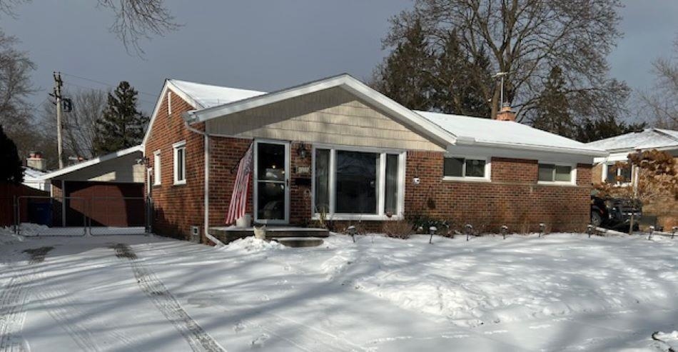 1219 Maple Drive Rochester, MI 48307 - Photo 1 of 24 50165068-bcd1df77-6373-4a32-a779-96860e353b5d.JPG