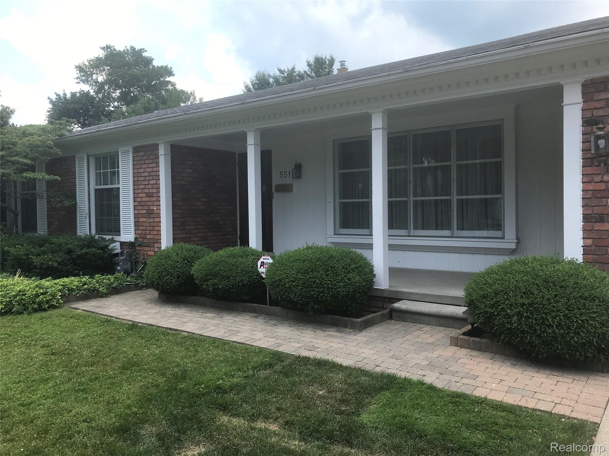 551 Roslyn Road Grosse Pointe, MI 48236 - Photo 1 of 15 roslyn close up.JPG