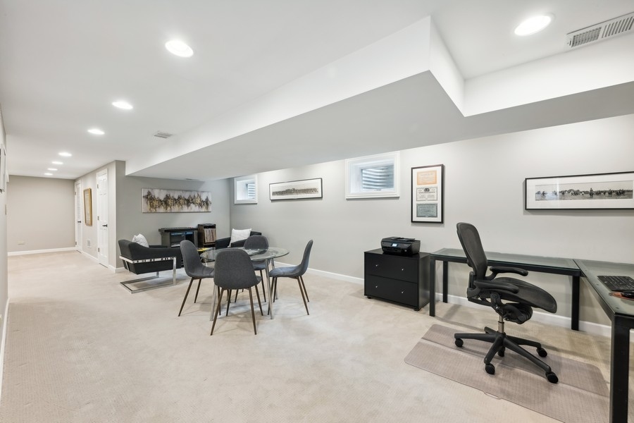 930 Pontiac Road Wilmette, IL 60091 - Photo 34 of 45 a workspace with furniture and a workspace