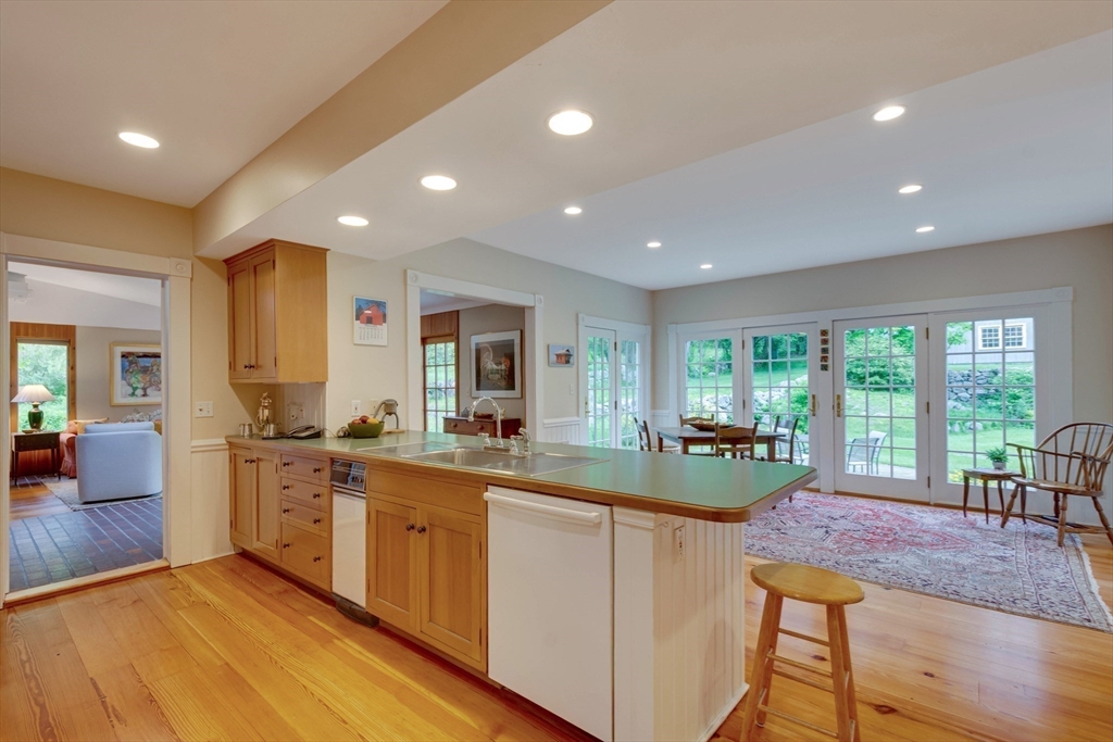 2 Tabor Hill Road Lincoln, MA 01773 - Photo 12 of 40 Gallery Image 12