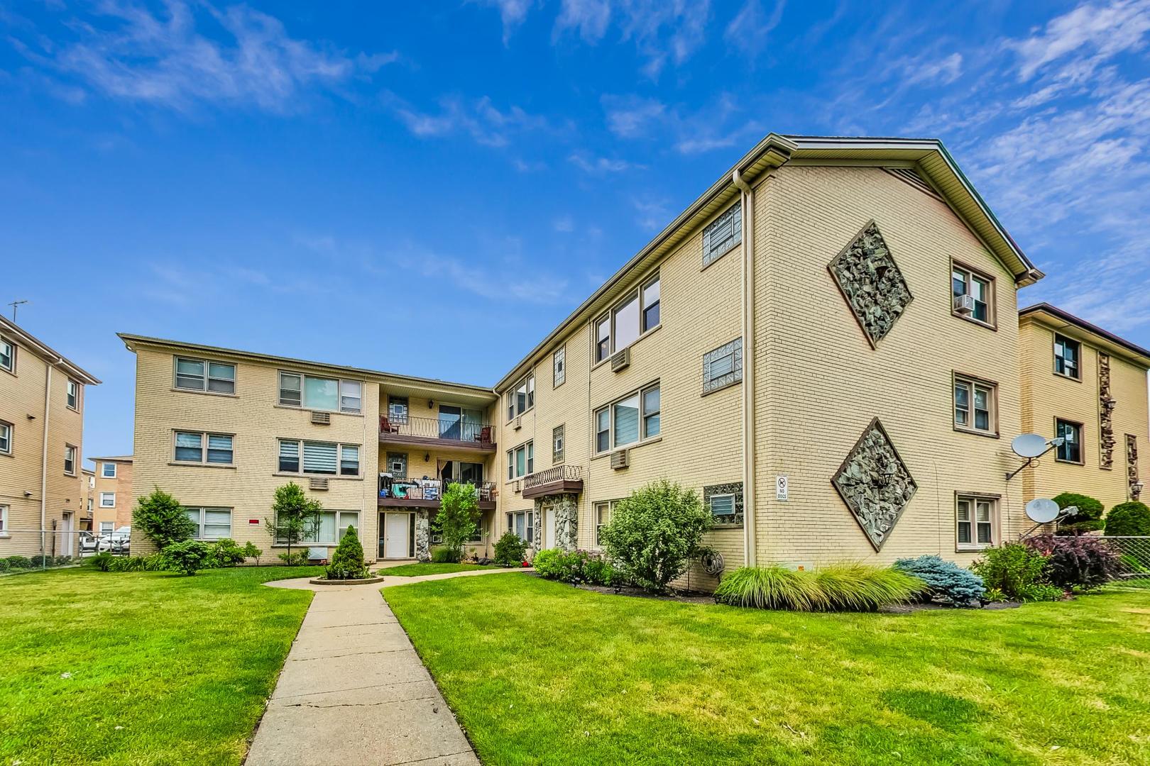 8544 West Rascher Avenue, Unit 3E Chicago, IL 60656 - Photo 1 of 27 Gallery Image 1