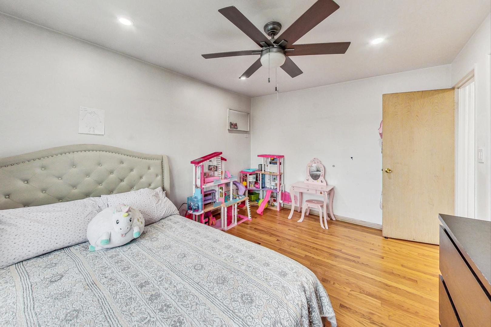 8544 West Rascher Avenue, Unit 3E Chicago, IL 60656 - Photo 15 of 27 Gallery Image 15