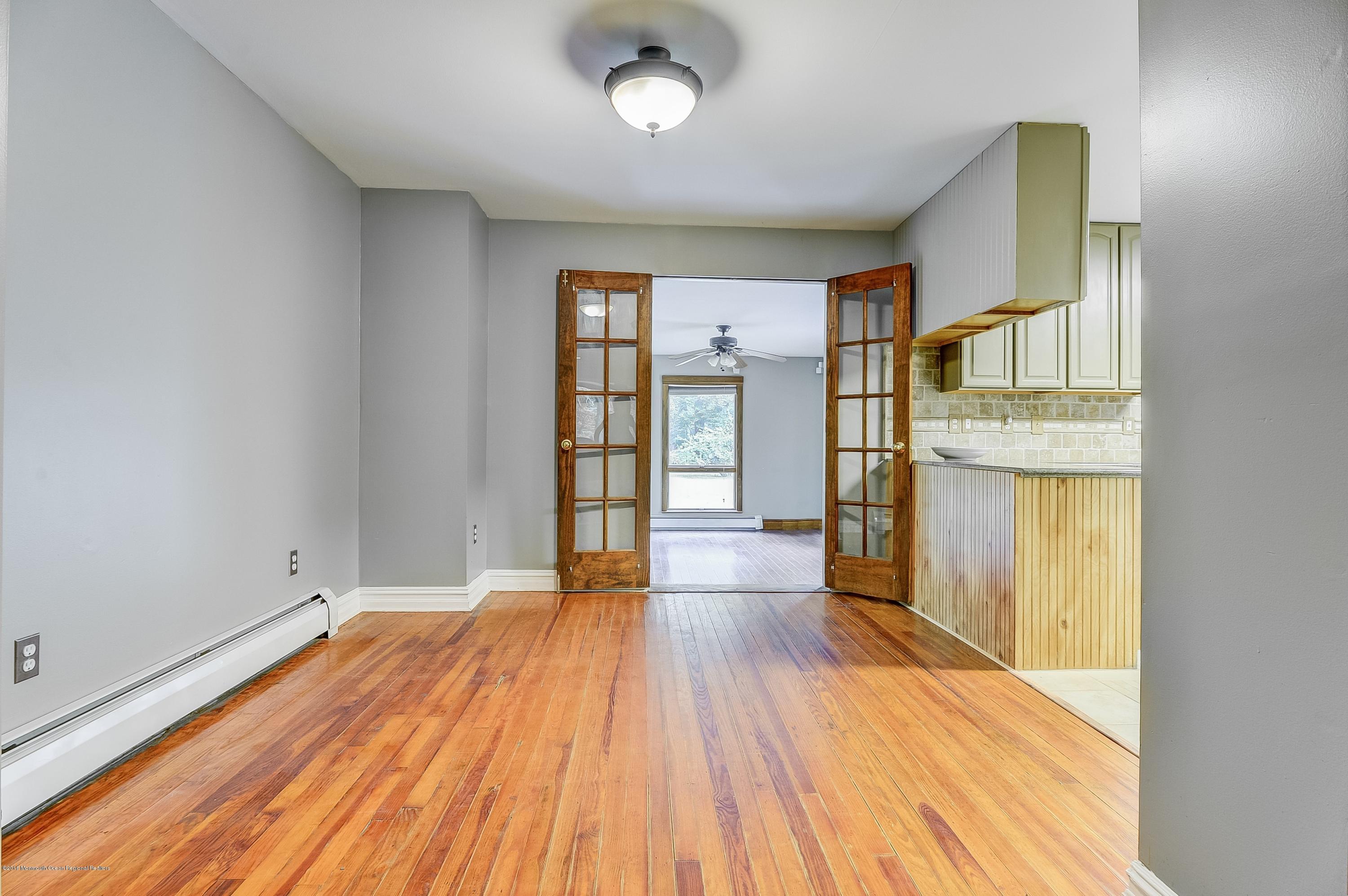 329 Cedar Swamp Road Jackson, NJ 08527 - Photo 13 of 27 009_Dining