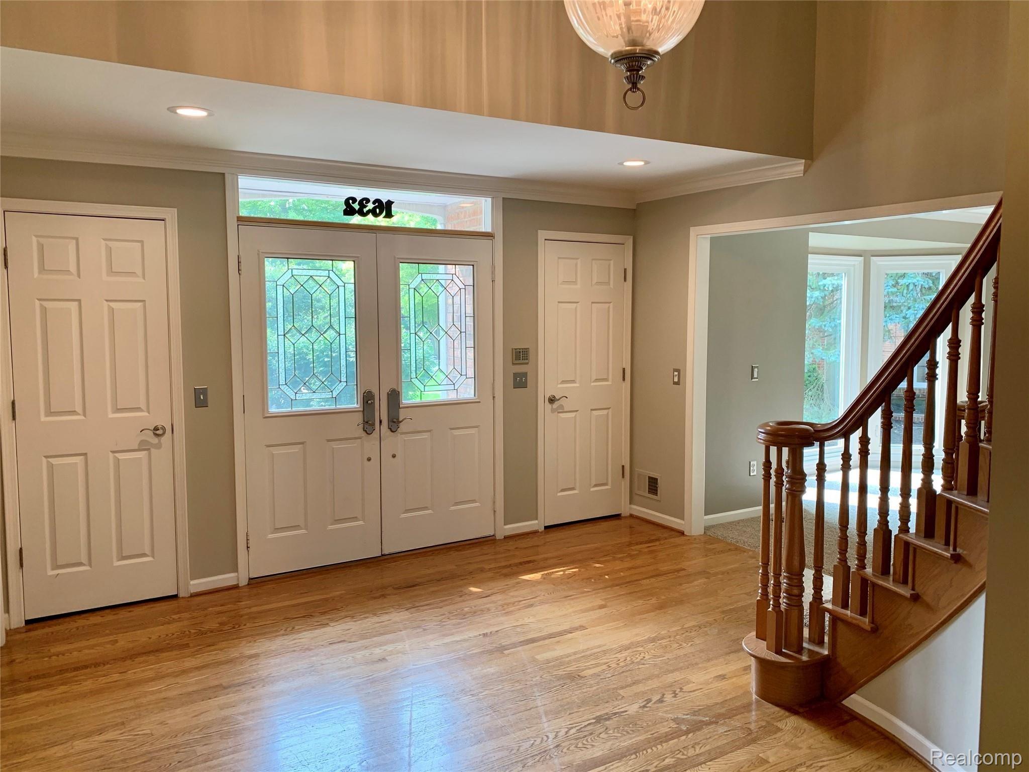 1632 Wakefield Court Rochester, MI 48306 - Photo 4 of 56 IMG_E2796.JPG