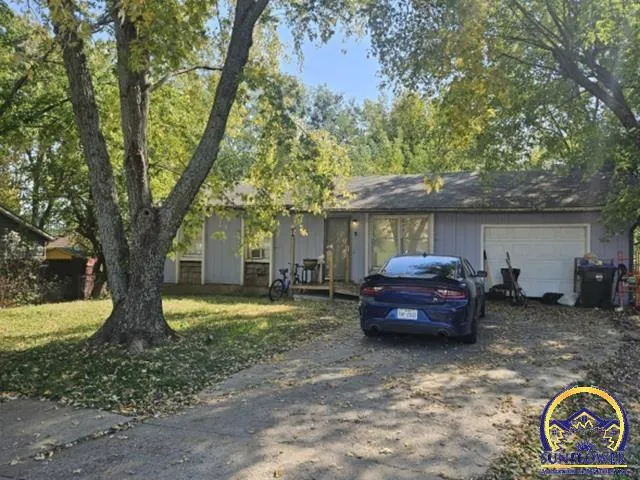 $59,200 | 2027 Southeast Travis Circle, Topeka, KS 66605