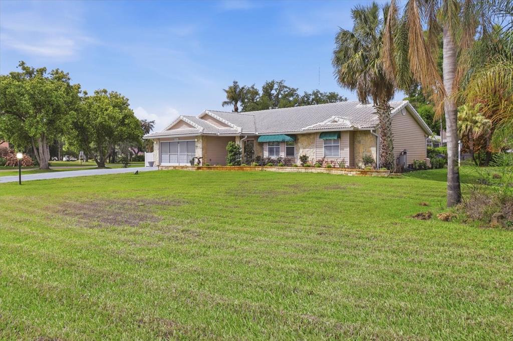 35103 Riverside Court Leesburg, FL 34788 - Photo 1 of 48