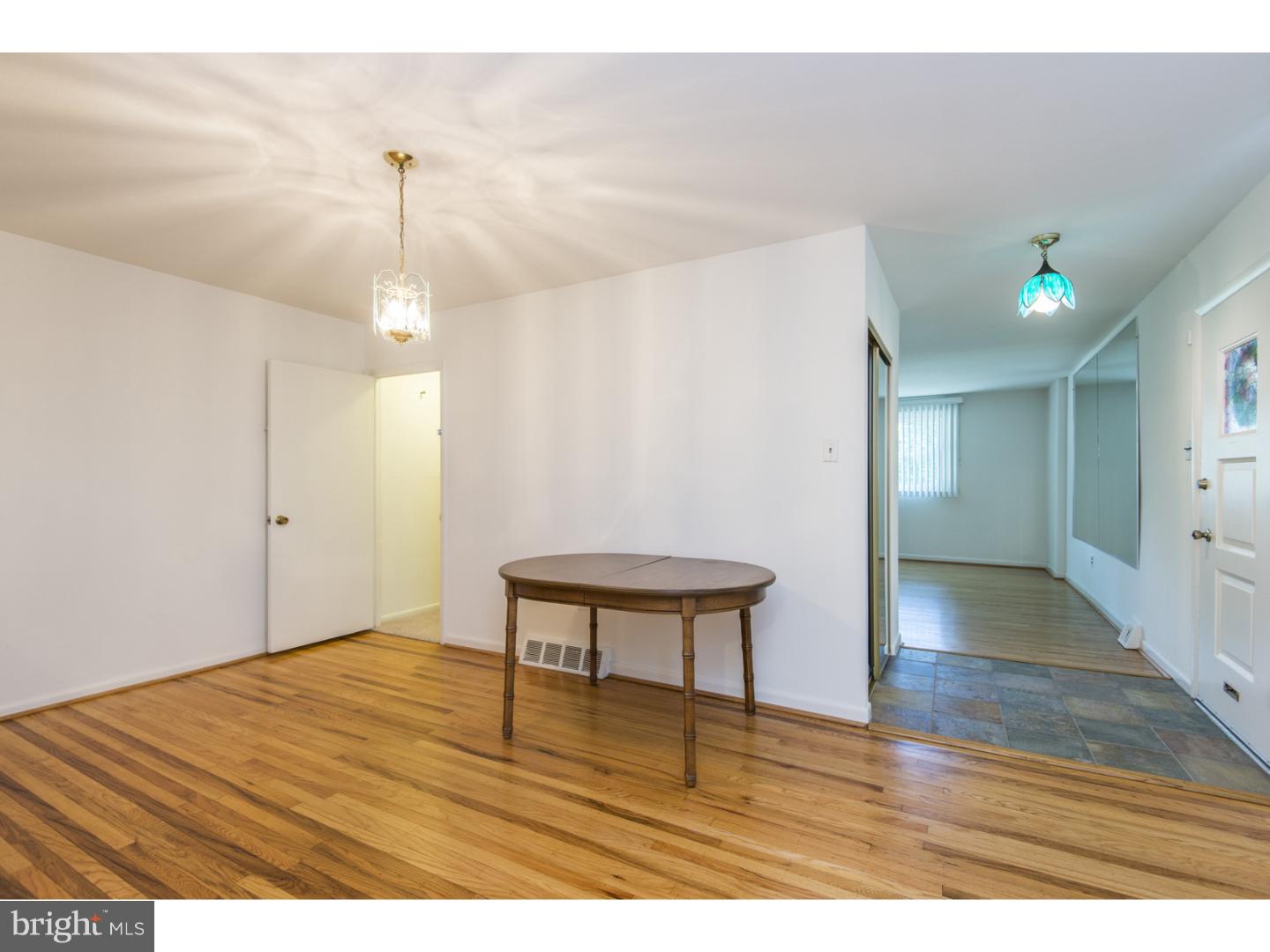 7313 Hill Road Philadelphia, PA 19128 - Photo 12 of 25 Gallery Image 12