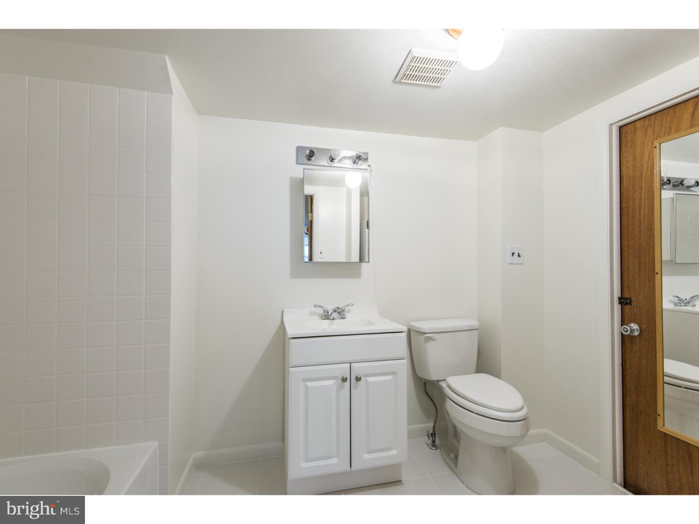 7313 Hill Road Philadelphia, PA 19128 - Photo 3 of 25 Gallery Image 3