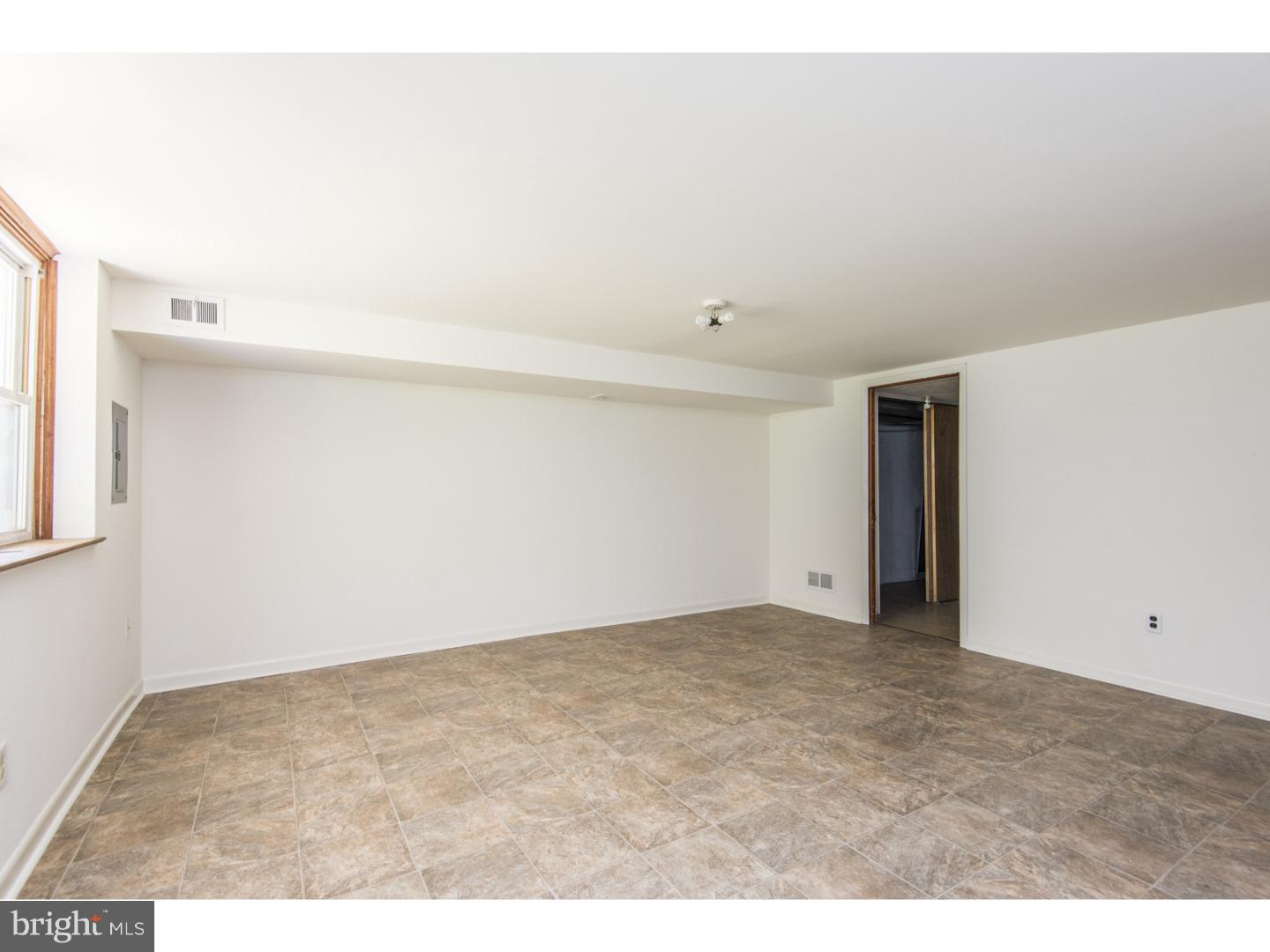 7313 Hill Road Philadelphia, PA 19128 - Photo 4 of 25 Gallery Image 4