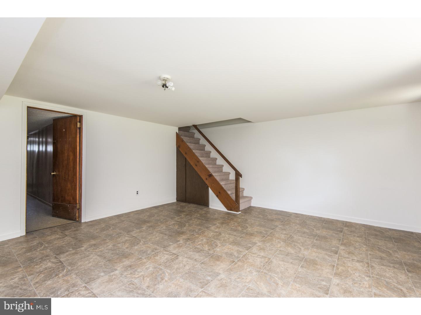 7313 Hill Road Philadelphia, PA 19128 - Photo 5 of 25 Gallery Image 5
