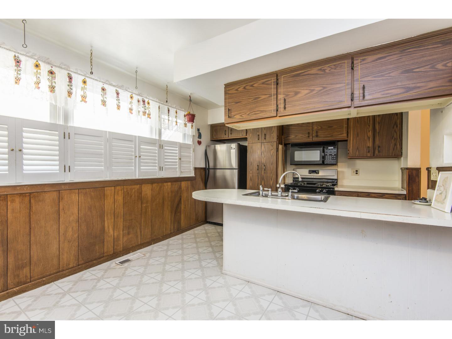 7313 Hill Road Philadelphia, PA 19128 - Photo 6 of 25 Gallery Image 6