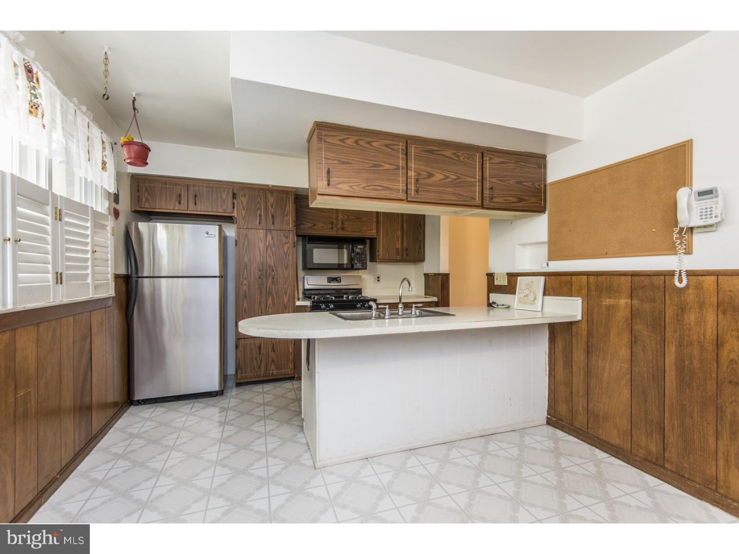 7313 Hill Road Philadelphia, PA 19128 - Photo 7 of 25 Gallery Image 7