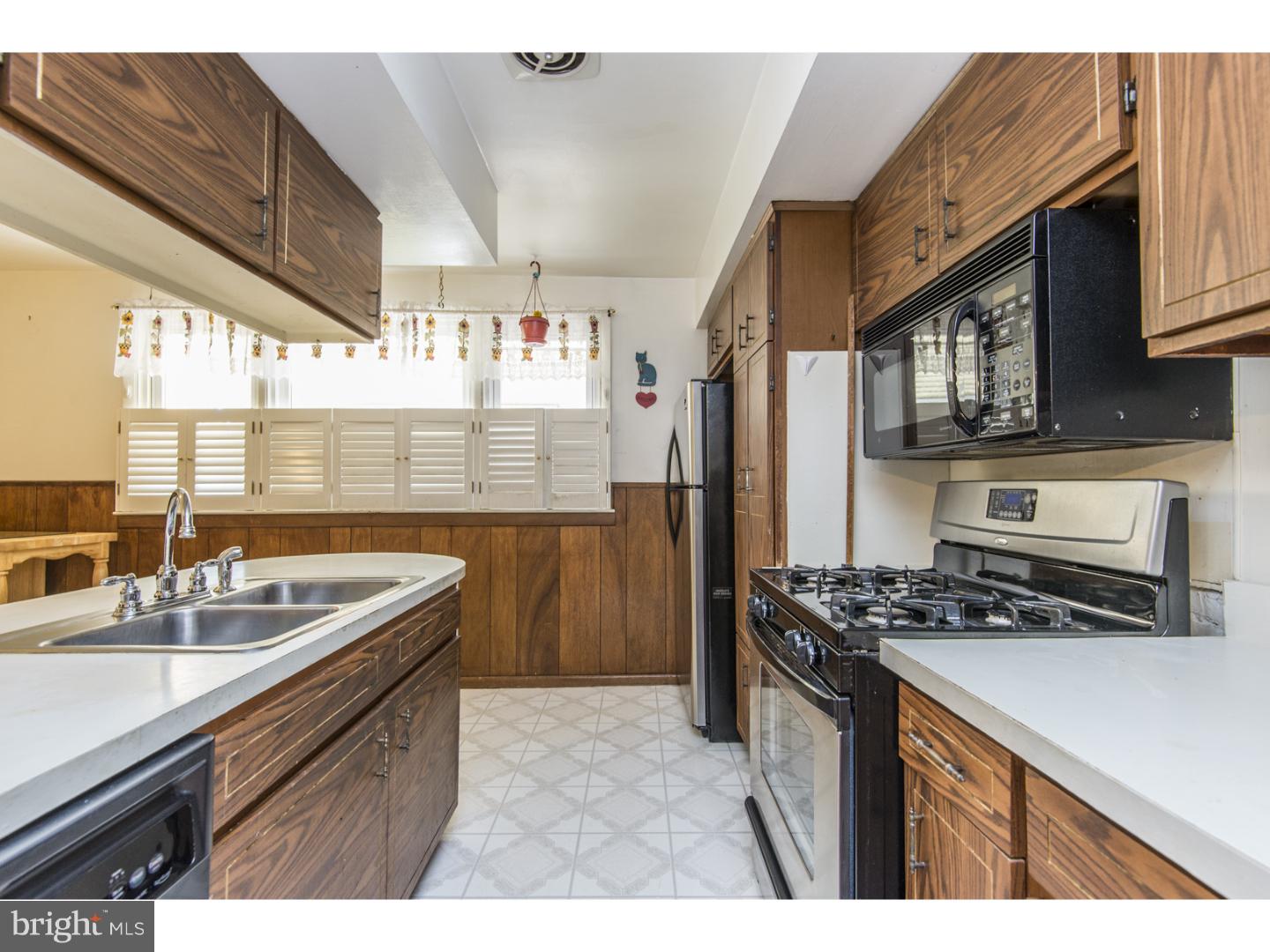 7313 Hill Road Philadelphia, PA 19128 - Photo 8 of 25 Gallery Image 8