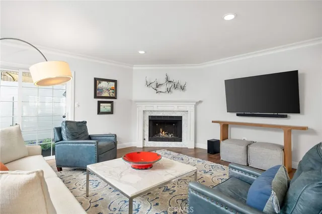 $2,299,000 | 5940 Appian Way, Long Beach, CA 90803