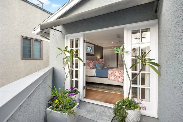 $2,299,000 | 5940 Appian Way, Long Beach, CA 90803