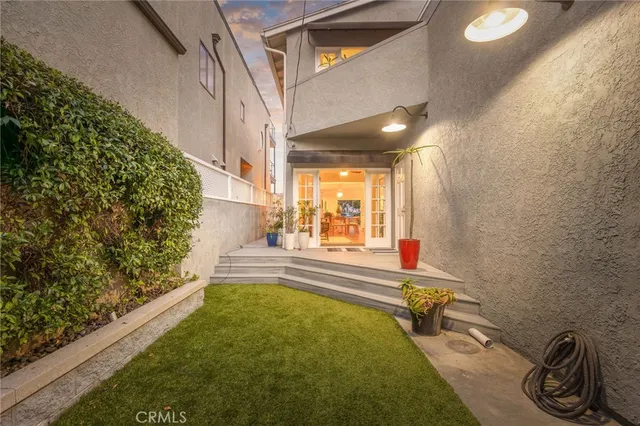 $2,299,000 | 5940 Appian Way, Long Beach, CA 90803