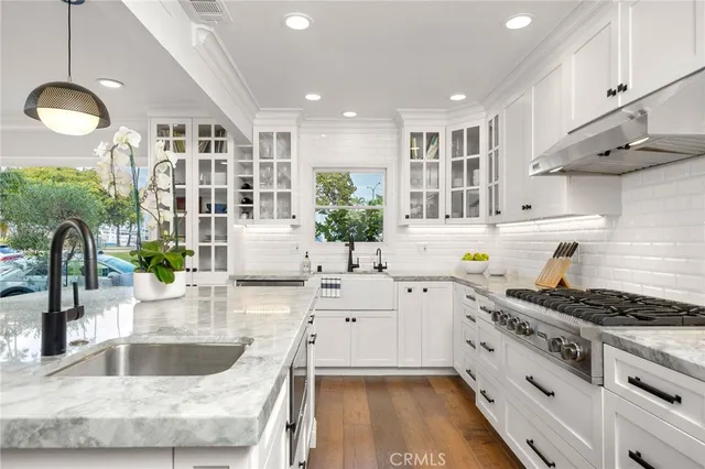 $2,299,000 | 5940 Appian Way, Long Beach, CA 90803