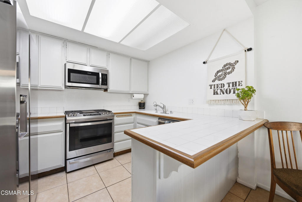 7029 Flicker Court Ventura, CA 93003 - Photo 2 of 27