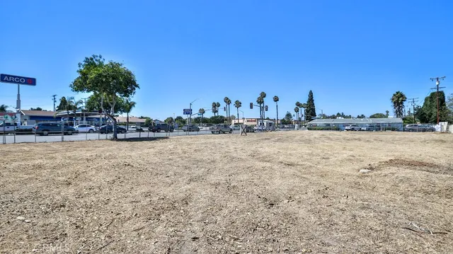 a view of outdoor space with city view