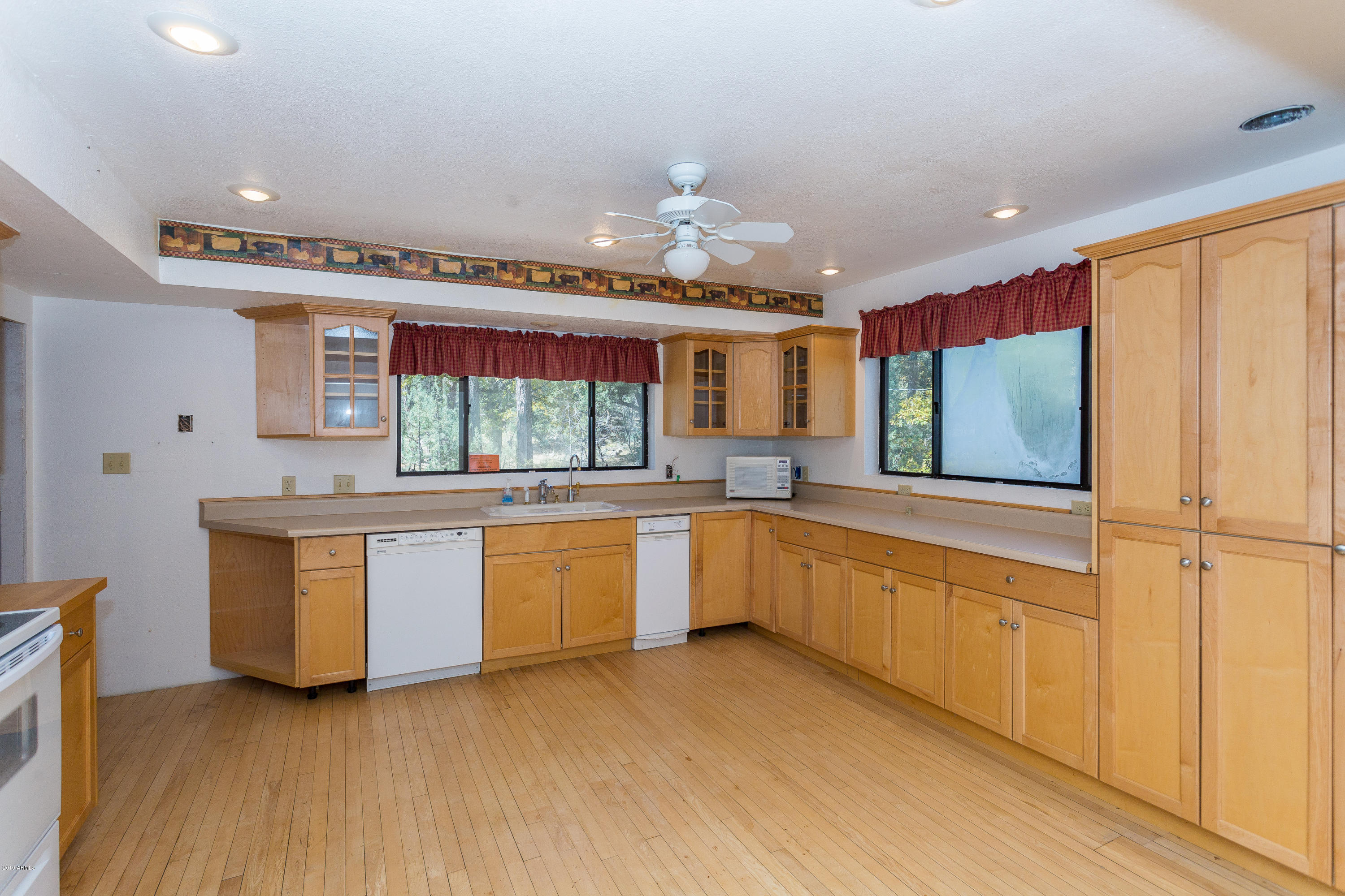 5301 South Blue Jay Road Prescott, AZ 86303 - Photo 6 of 21 006_Kitchen