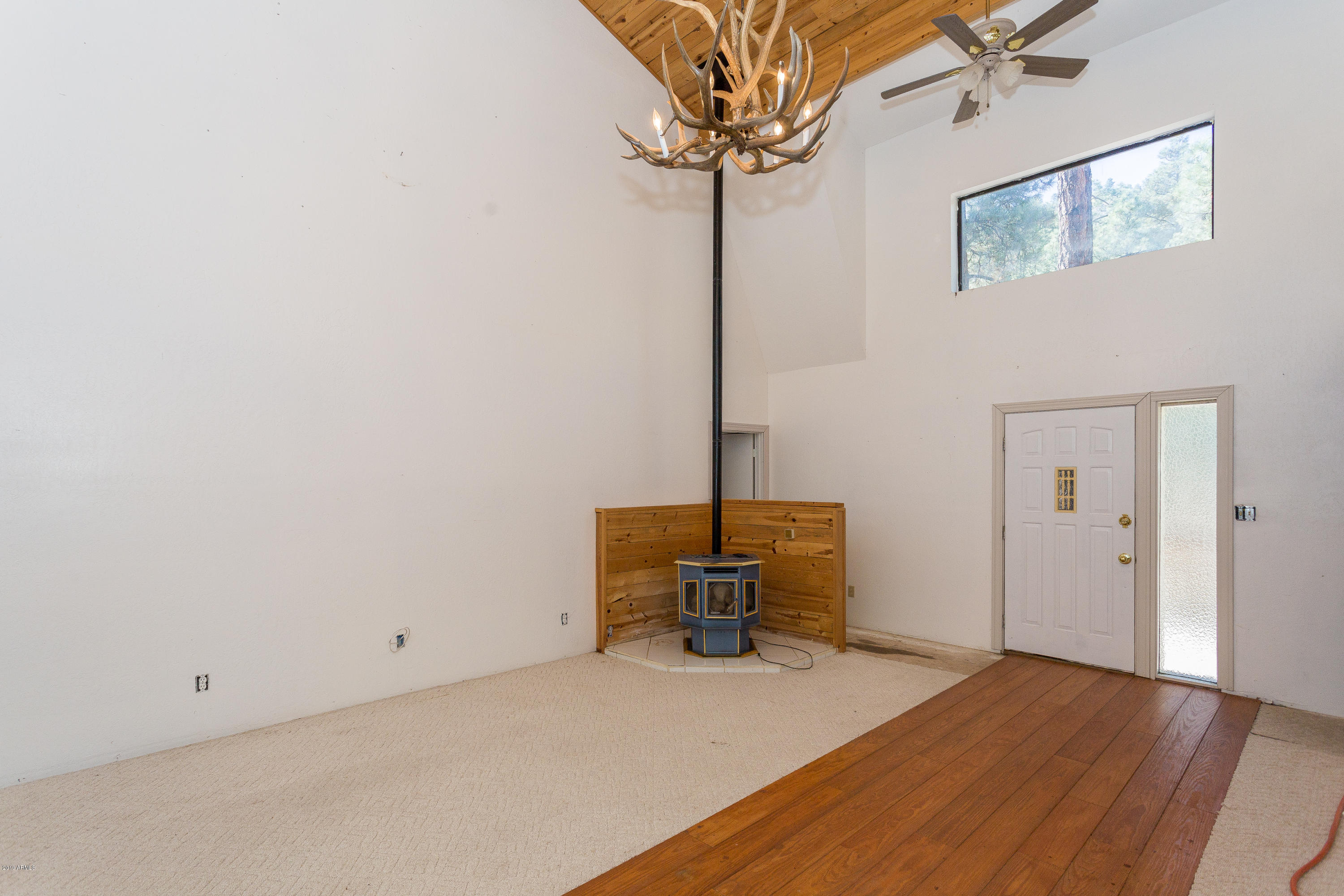 5301 South Blue Jay Road Prescott, AZ 86303 - Photo 9 of 21 009_Living Room