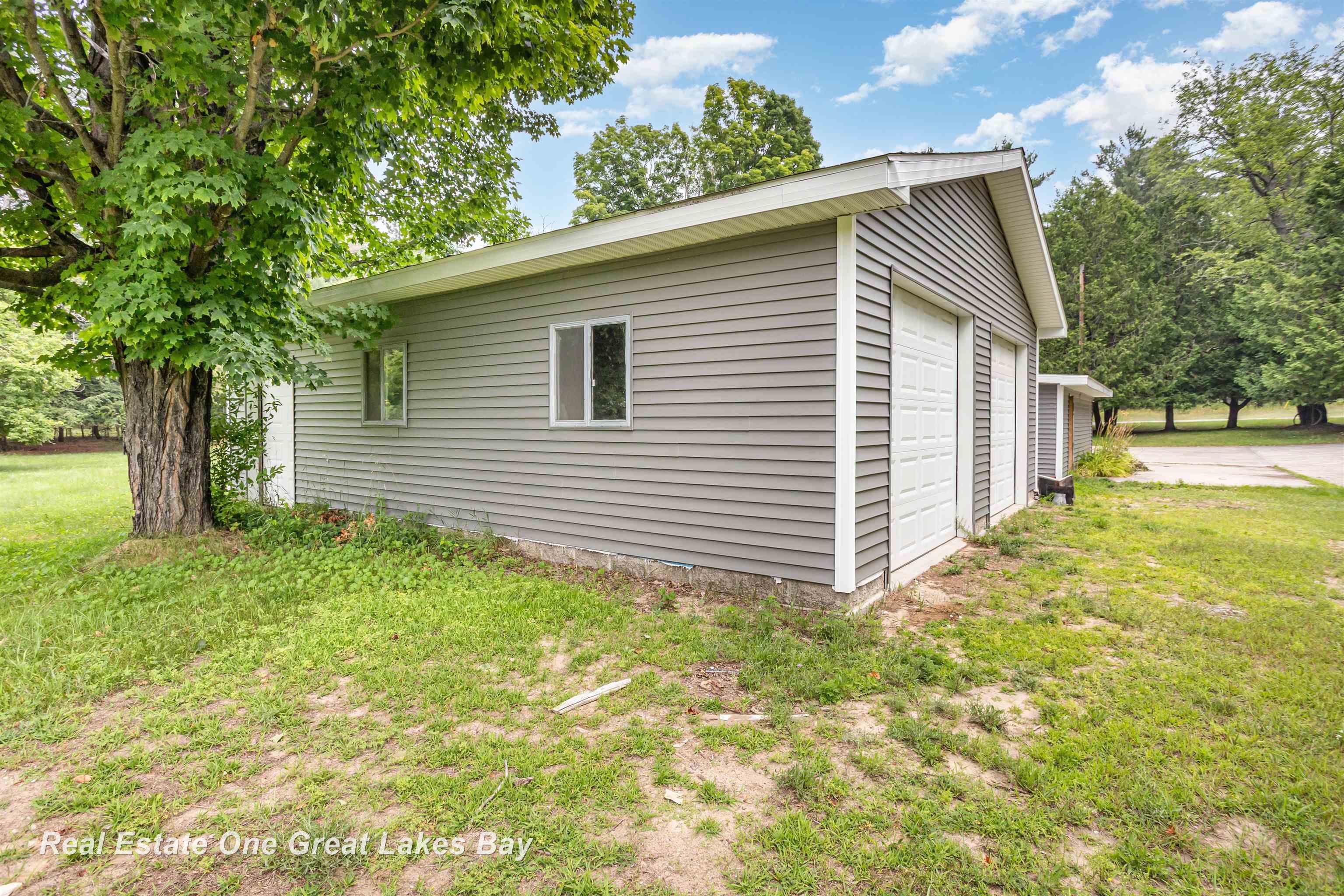 205 North Everett Road Harrisville, MI 48740 - Photo 27 of 39 Garage