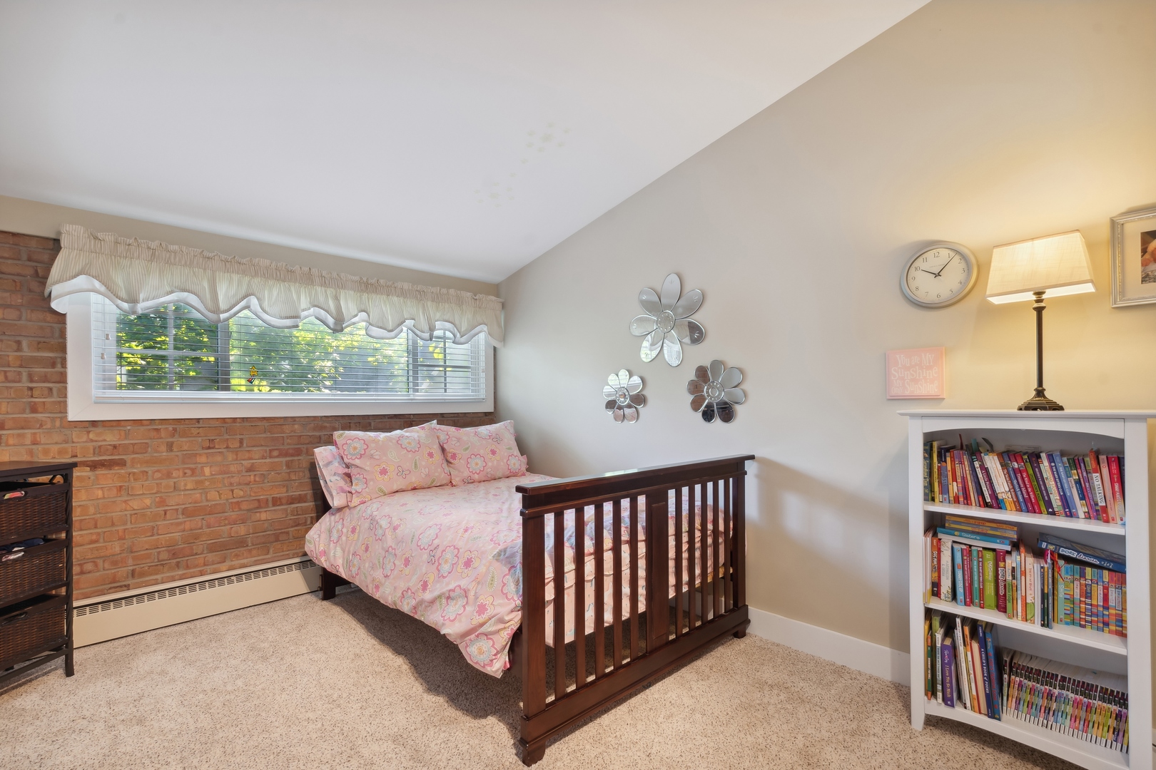 707 Westgate Road Deerfield, IL 60015 - Photo 18 of 33 a bedroom with furniture and a book shelf