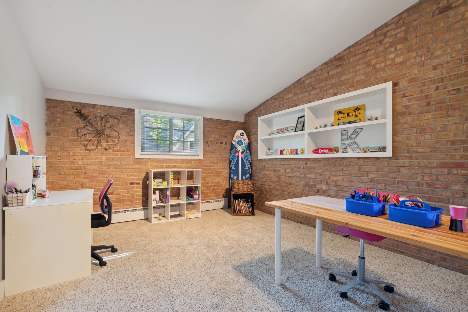 707 Westgate Road Deerfield, IL 60015 - Photo 19 of 33 a living room with furniture toys and a window