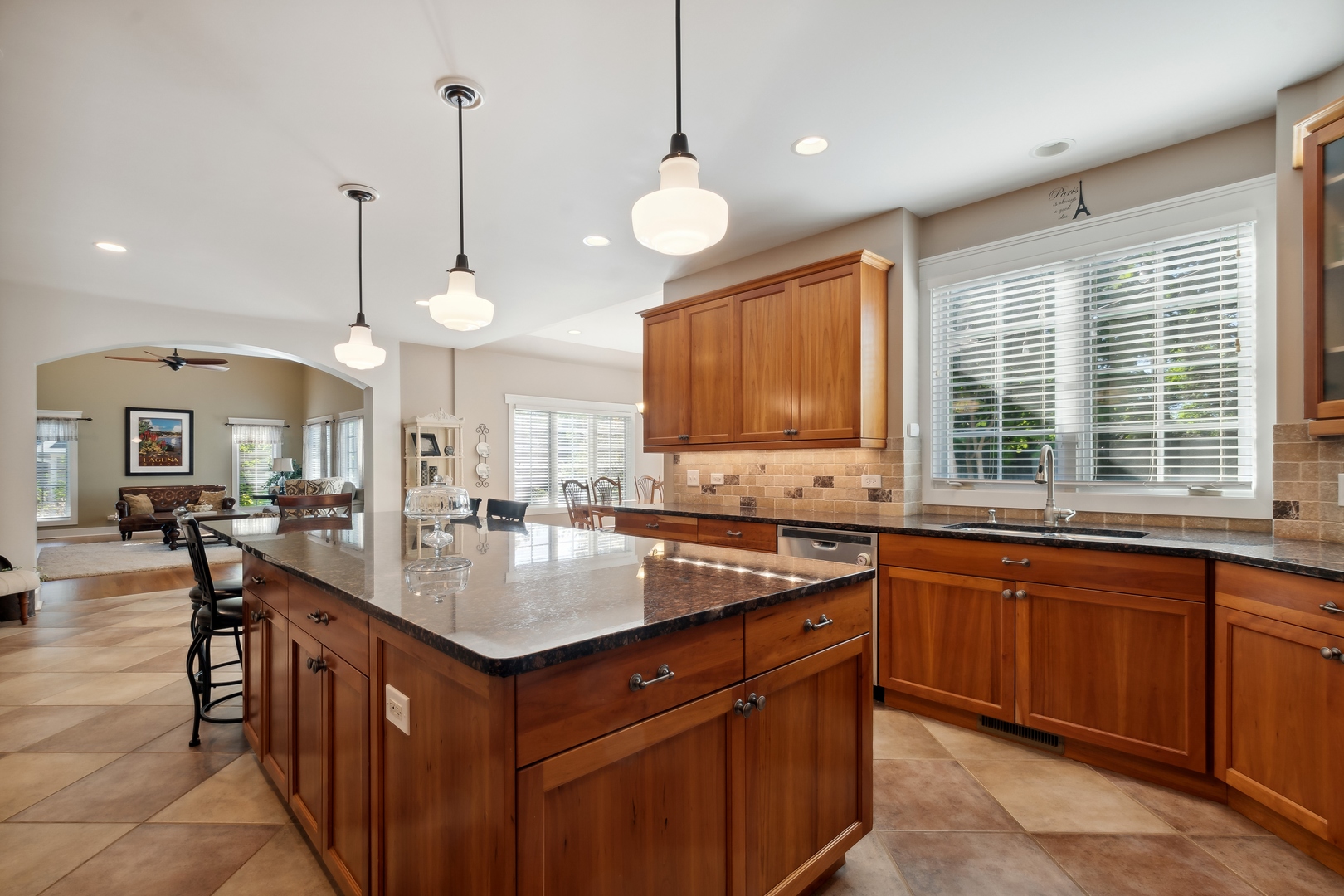 707 Westgate Road Deerfield, IL 60015 - Photo 6 of 33 a kitchen with lots of counter top space