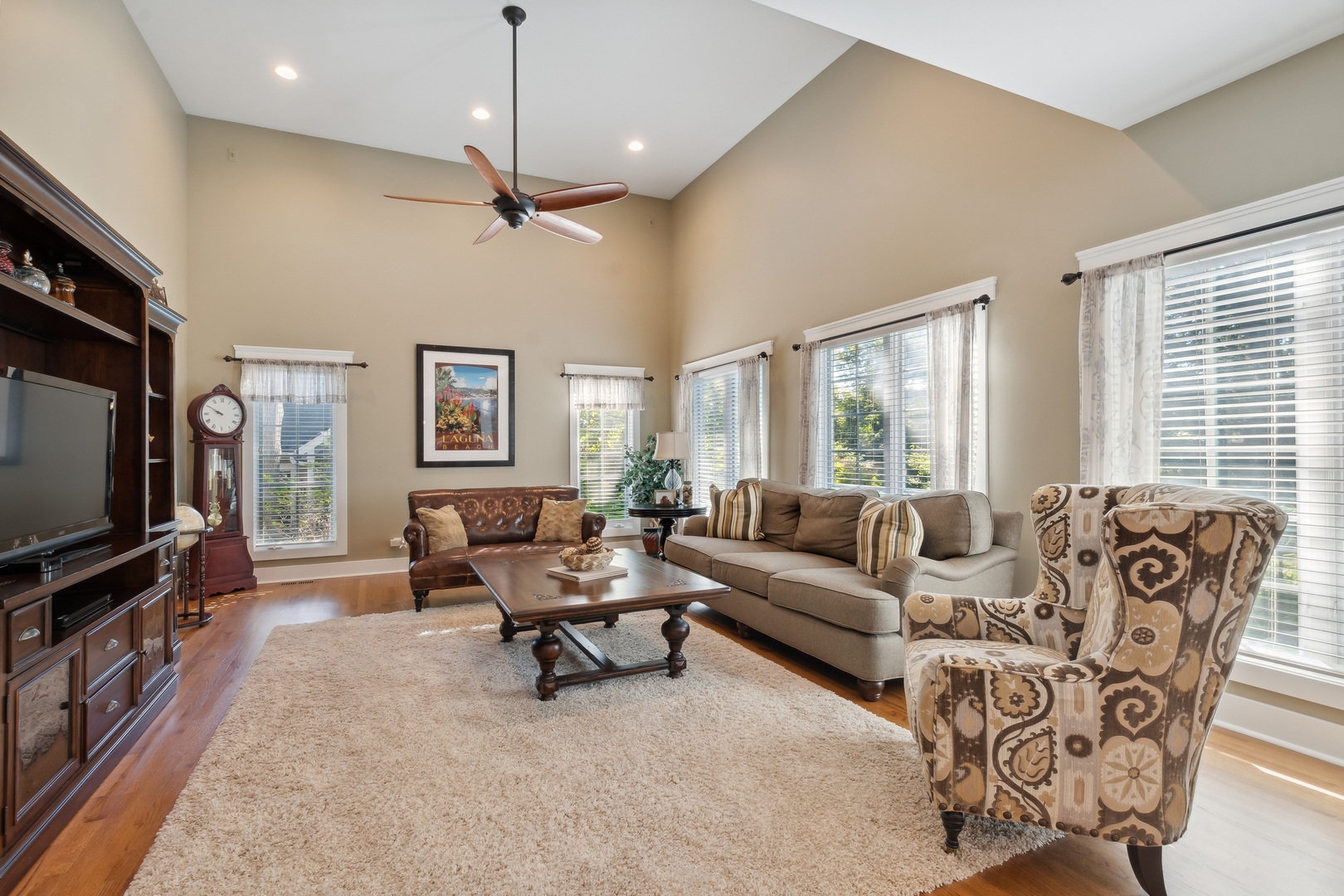 707 Westgate Road Deerfield, IL 60015 - Photo 10 of 33 a living room with furniture and a flat screen tv