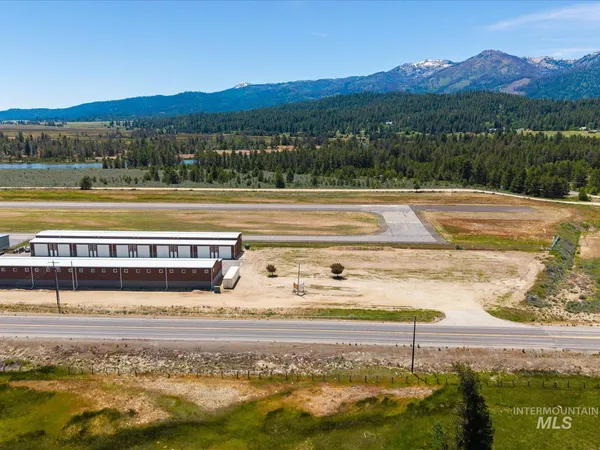$849,000 | 1451 South Main Street, Cascade, ID 83611