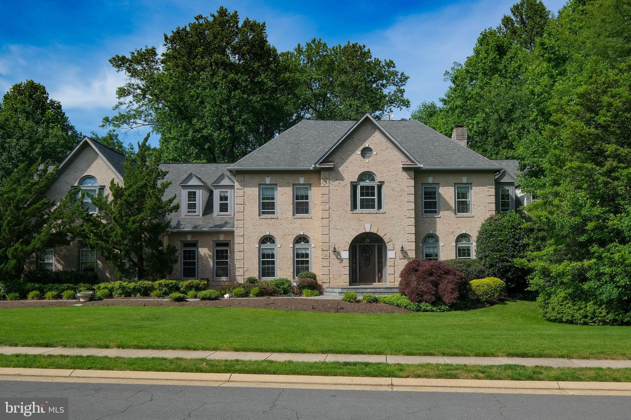1129 Round Pebble Lane Reston, VA 20194 - Photo 1 of 62 Gallery Image 1