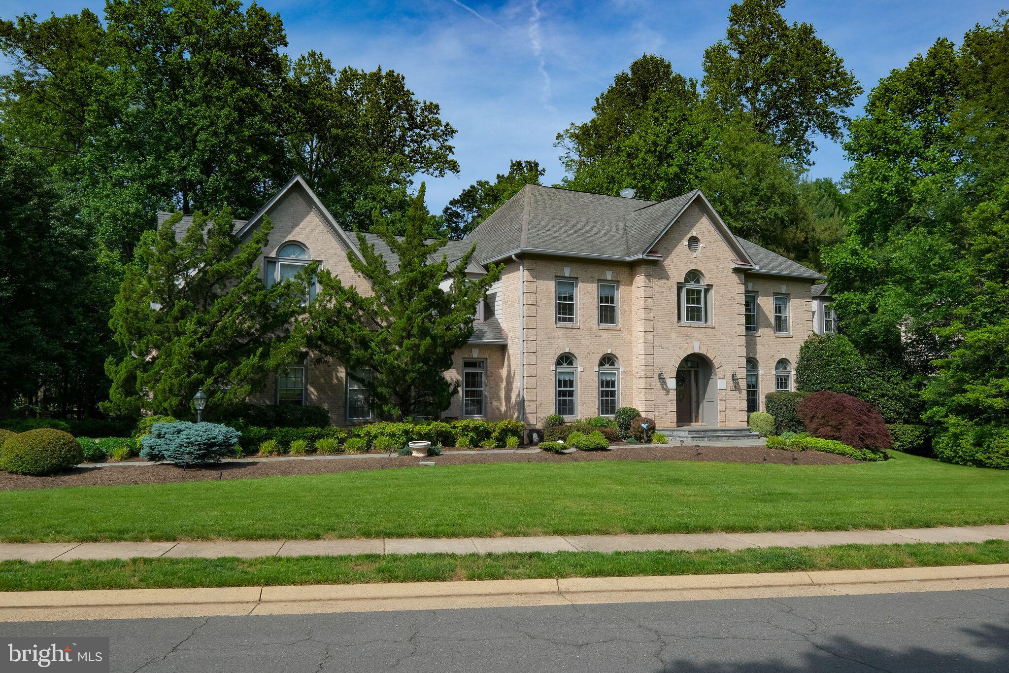 1129 Round Pebble Lane Reston, VA 20194 - Photo 2 of 62 Gallery Image 2