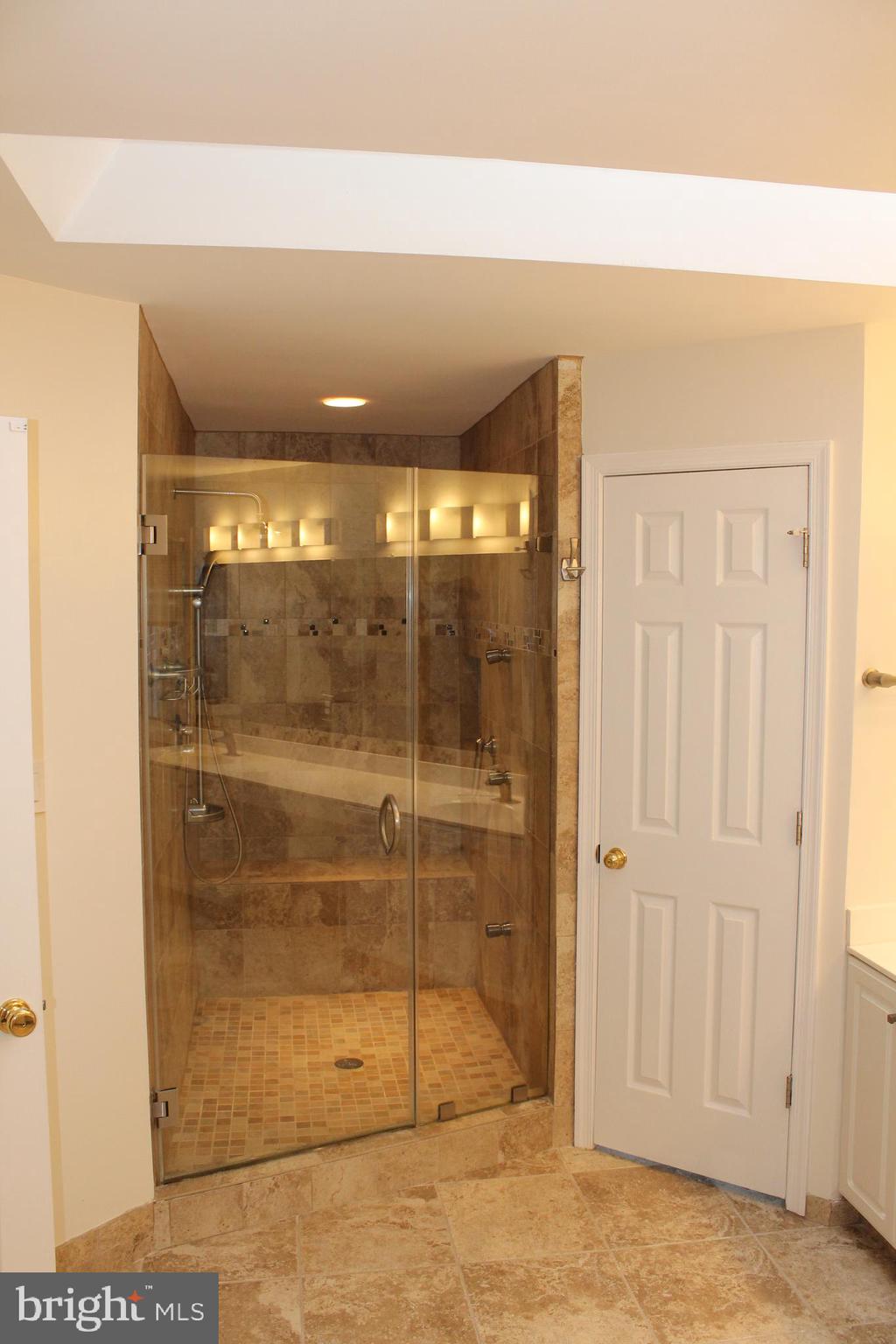 1129 Round Pebble Lane Reston, VA 20194 - Photo 38 of 62 Gallery Image 38