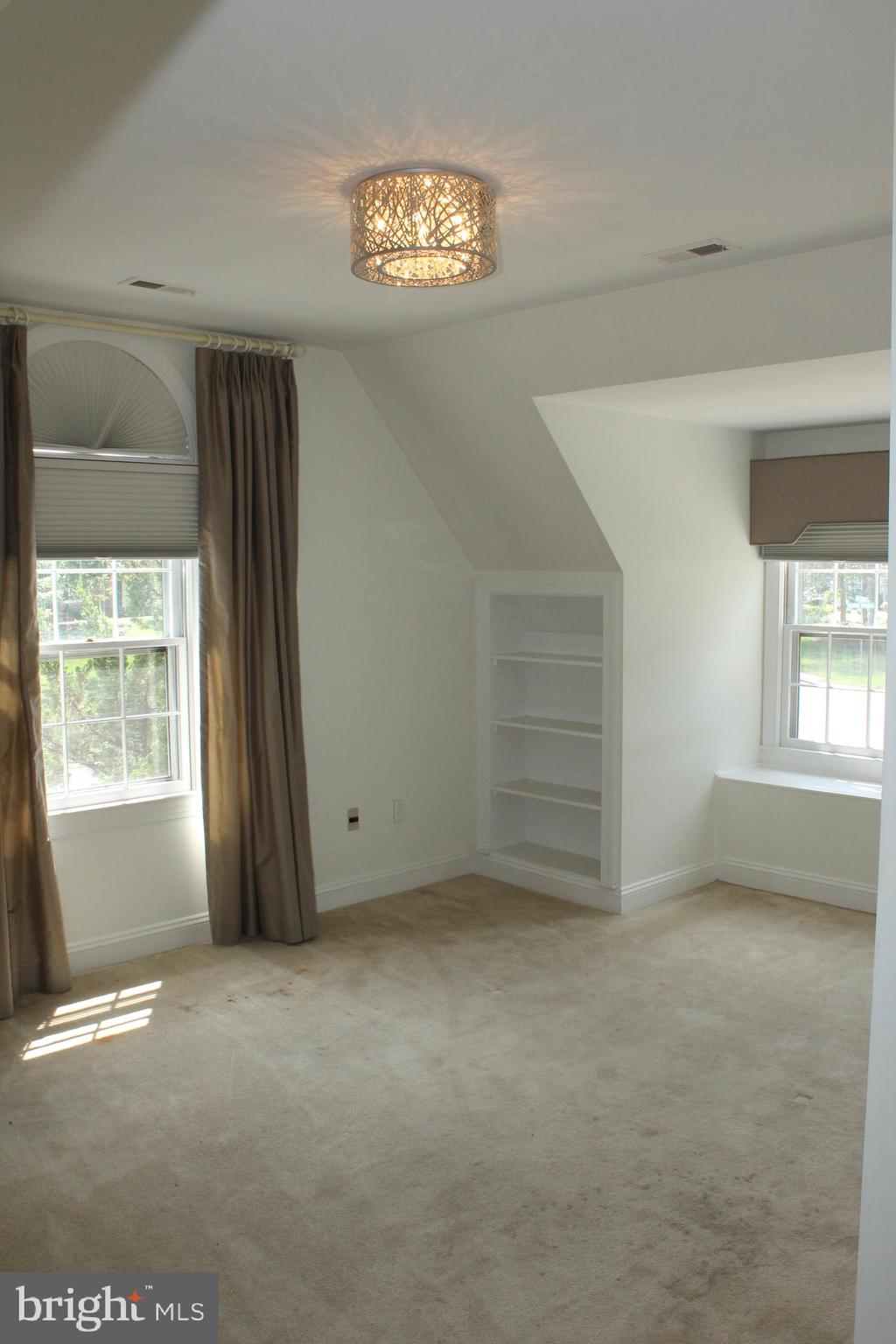 1129 Round Pebble Lane Reston, VA 20194 - Photo 42 of 62 Gallery Image 42