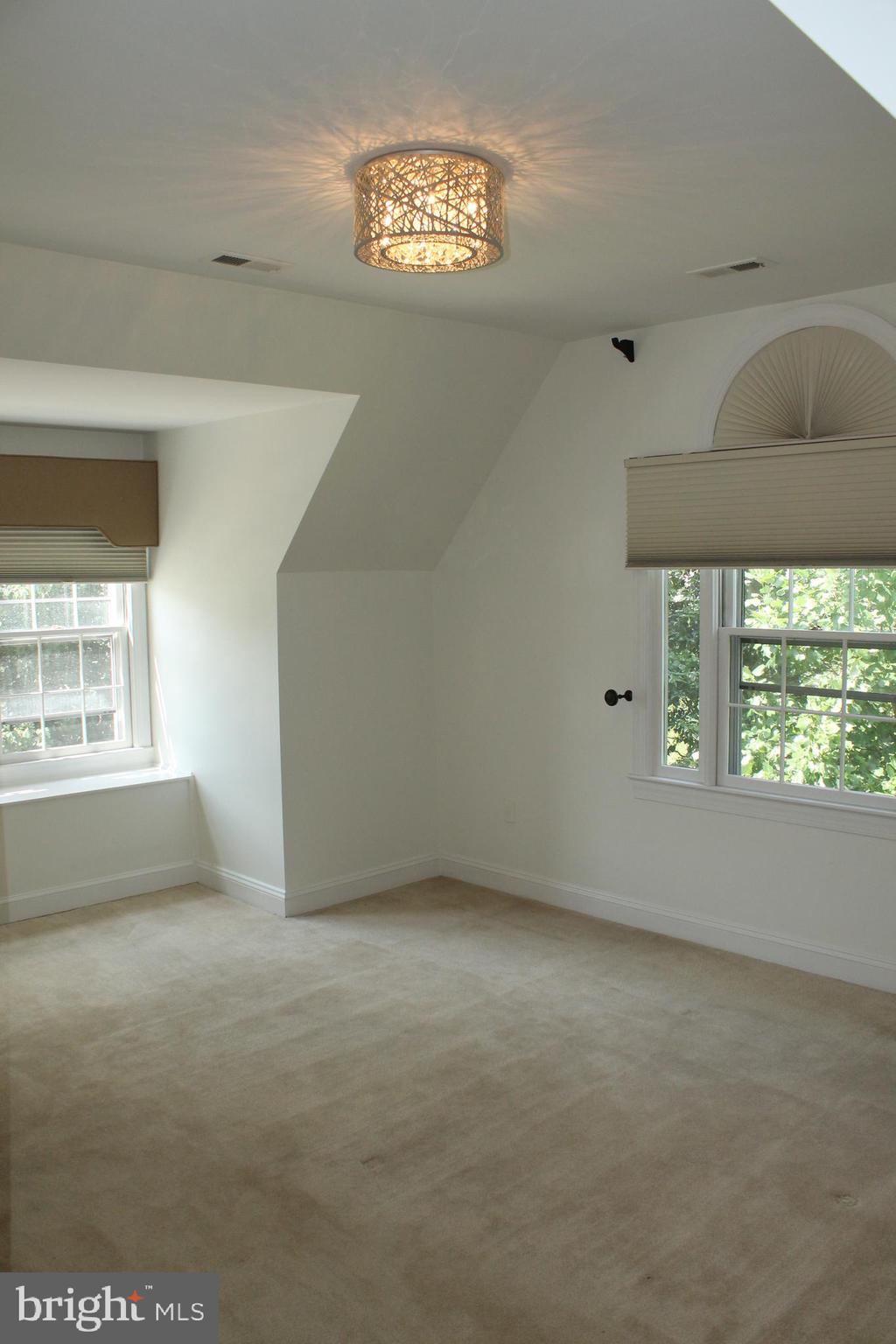 1129 Round Pebble Lane Reston, VA 20194 - Photo 43 of 62 Gallery Image 43
