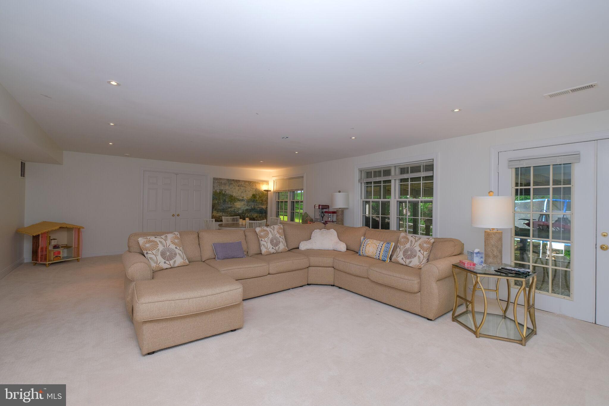 1129 Round Pebble Lane Reston, VA 20194 - Photo 47 of 62 Gallery Image 47
