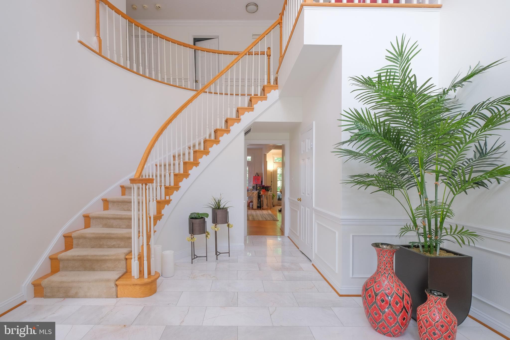 1129 Round Pebble Lane Reston, VA 20194 - Photo 5 of 62 Foyer