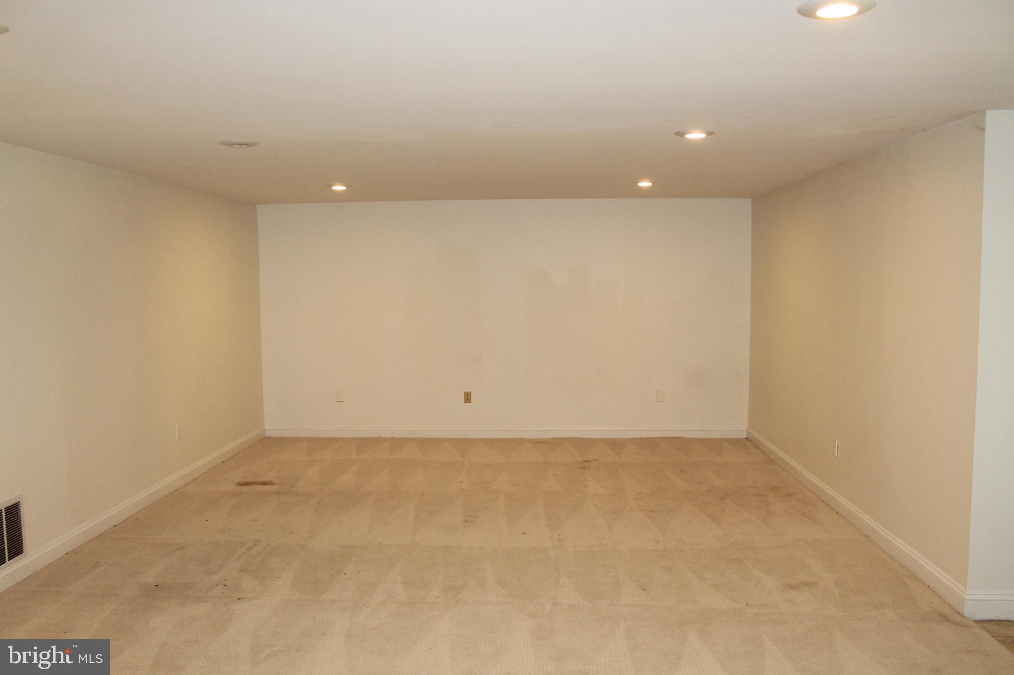 1129 Round Pebble Lane Reston, VA 20194 - Photo 53 of 62 Gallery Image 53