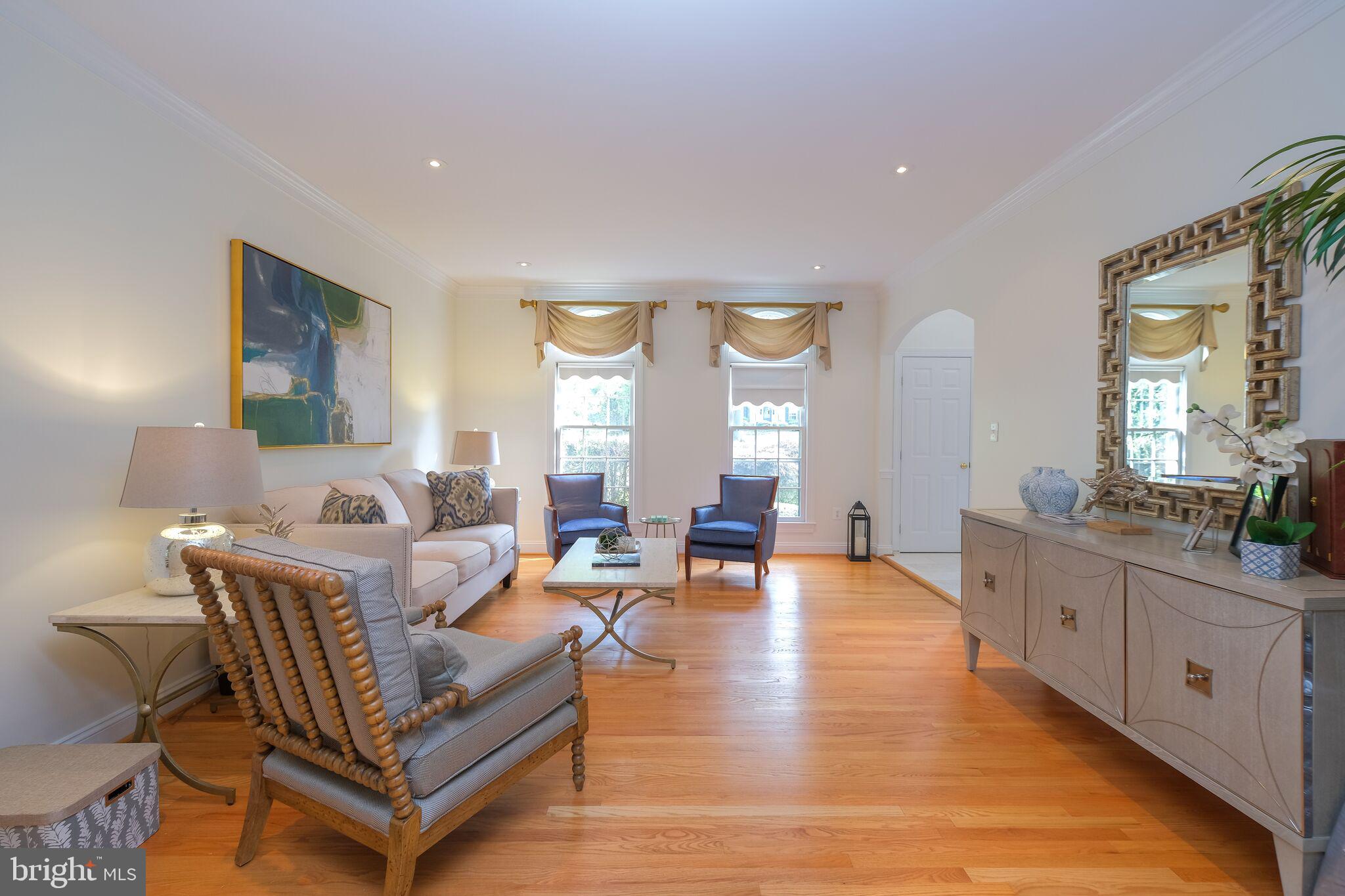 1129 Round Pebble Lane Reston, VA 20194 - Photo 9 of 62 Living Room