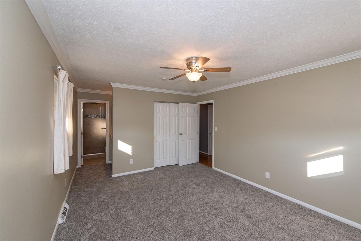 5737 Lawrence Road Cincinnati, OH 45248 - Photo 15 of 37