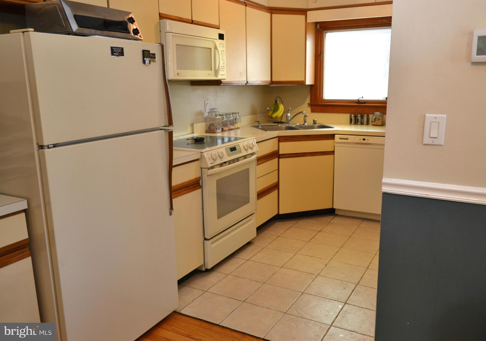 598 Riverside Drive Pasadena, MD 21122 - Photo 11 of 30 Kitchen