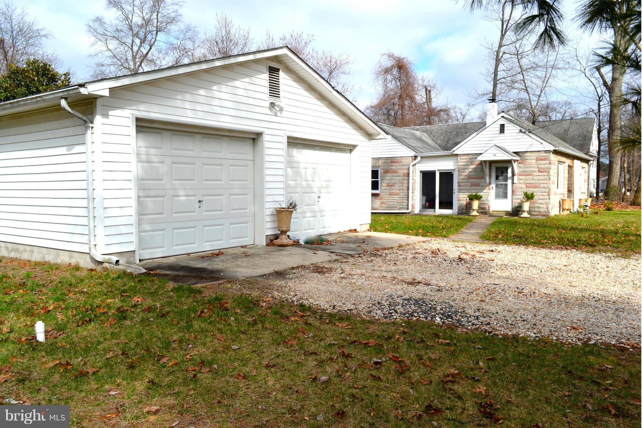 598 Riverside Drive Pasadena, MD 21122 - Photo 24 of 30 Garage