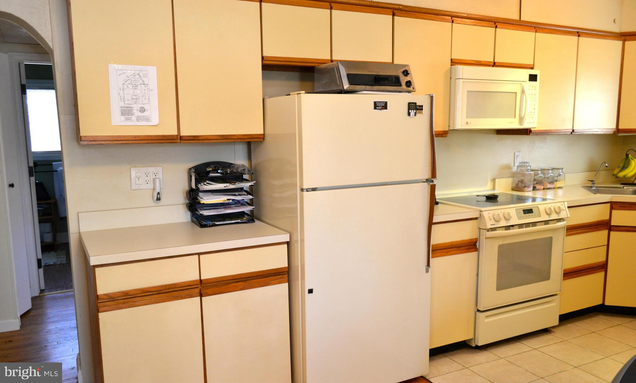 598 Riverside Drive Pasadena, MD 21122 - Photo 10 of 30 Full Kitchen w/All Appliances