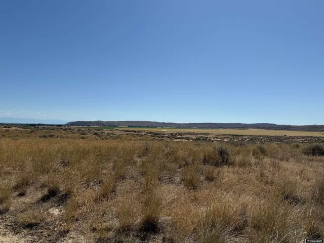 $90,000 | 2396 Highway 20, Worland, WY 82401