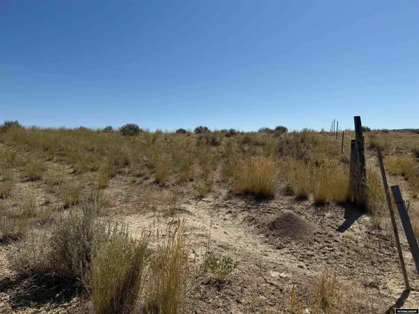 $90,000 | 2396 Highway 20, Worland, WY 82401